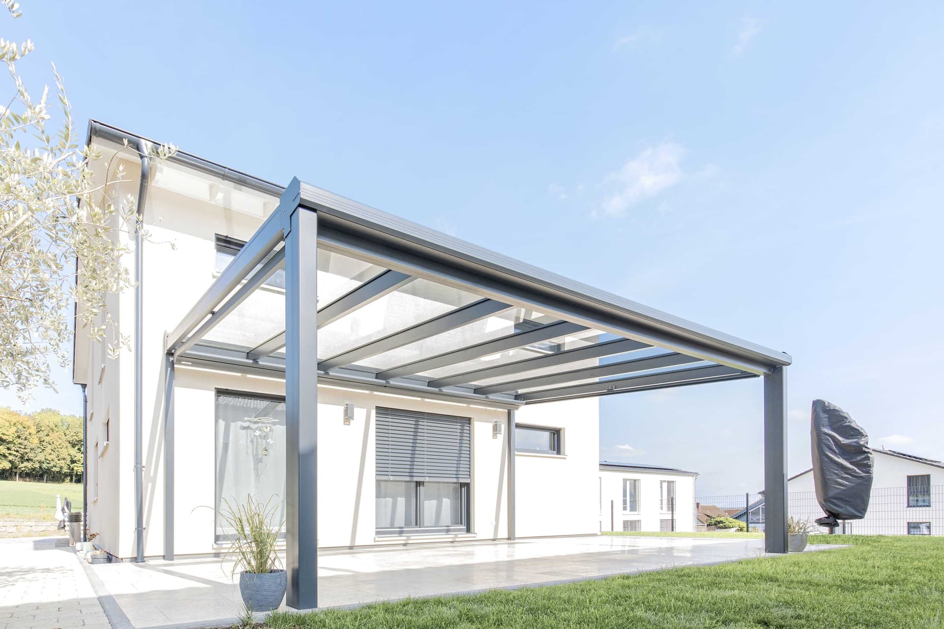 Facade and roof structures